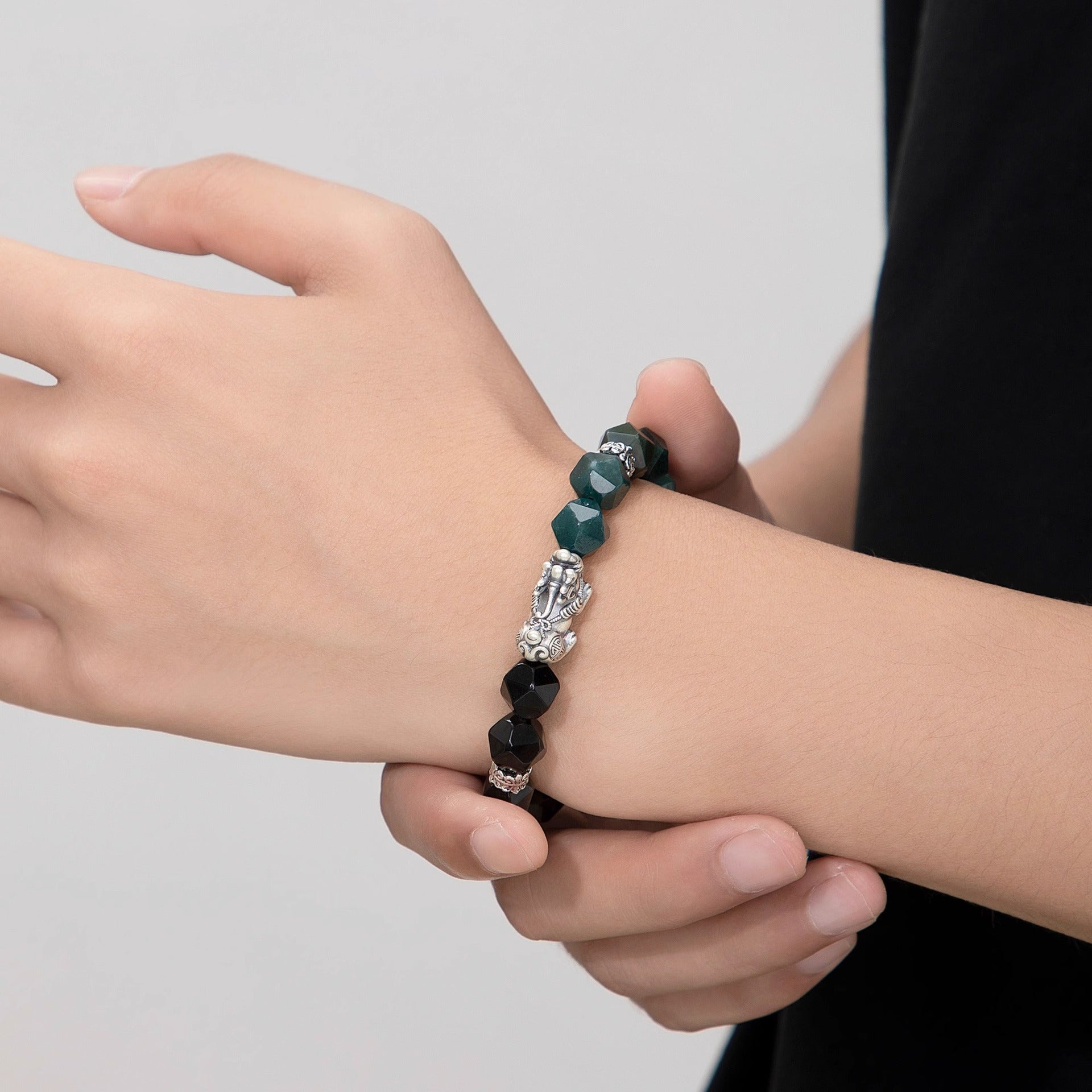 Pulseira Pixiu Feng Shui em Prata 999 com Obsidiana Facetada e Ágata Musgo
