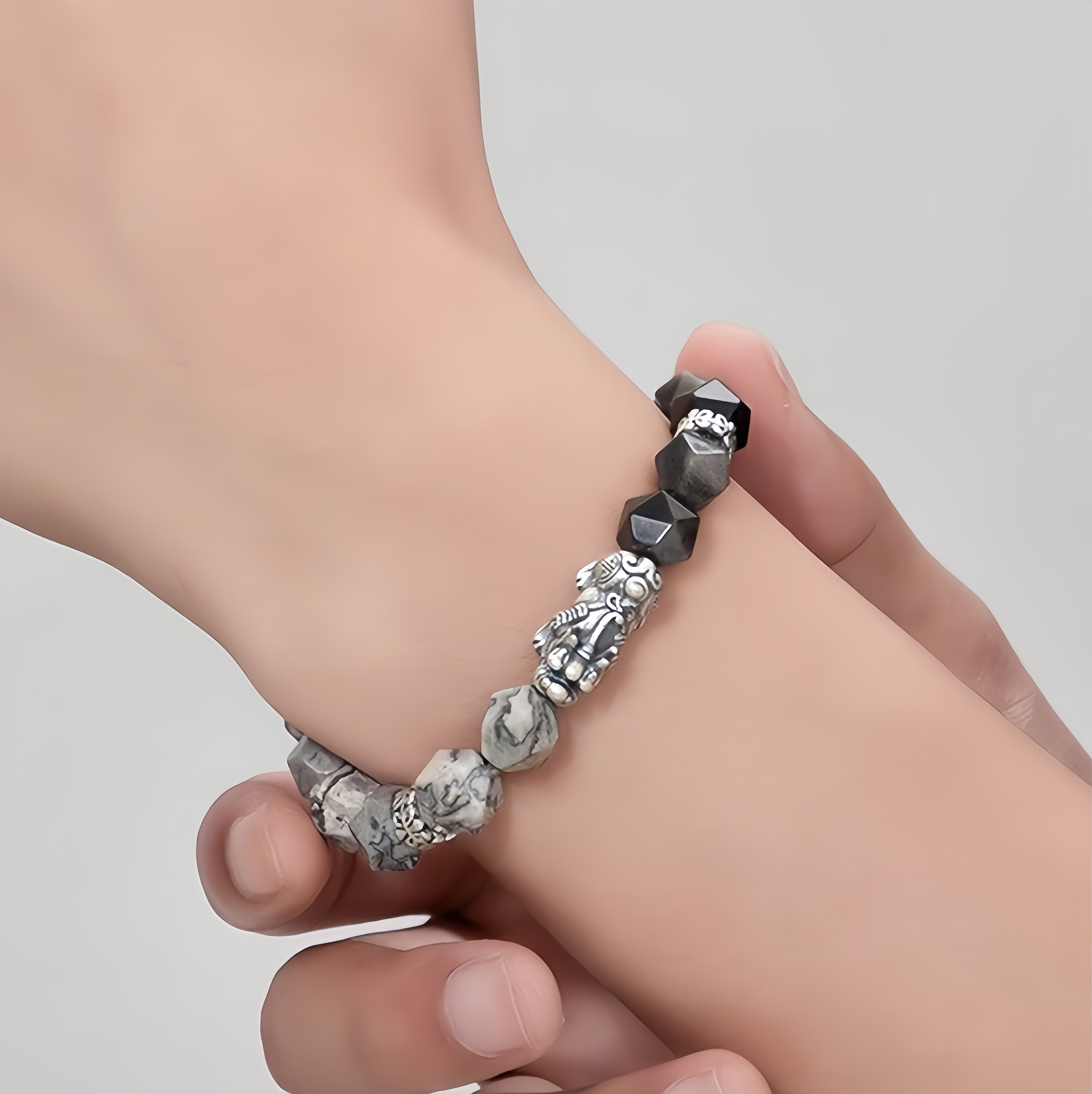 Pulseira Pixiu Feng Shui em Prata 999 com Obsidiana Facetada e Pedra Mapa