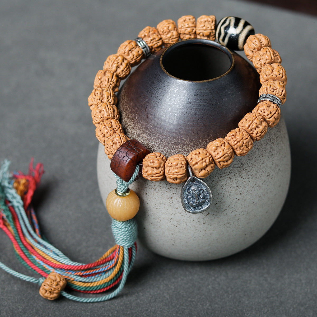 Pulseira Rudraksha com pendente Bodhisattva do Nepal