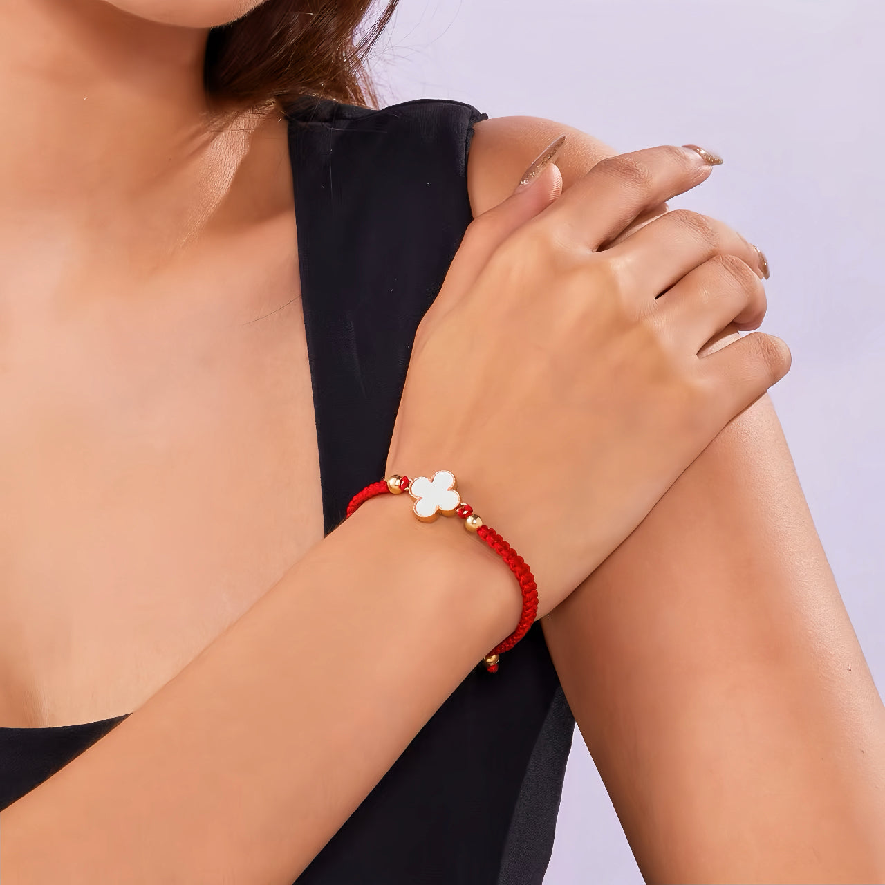Clover y Golden Promise Red String Bracelet