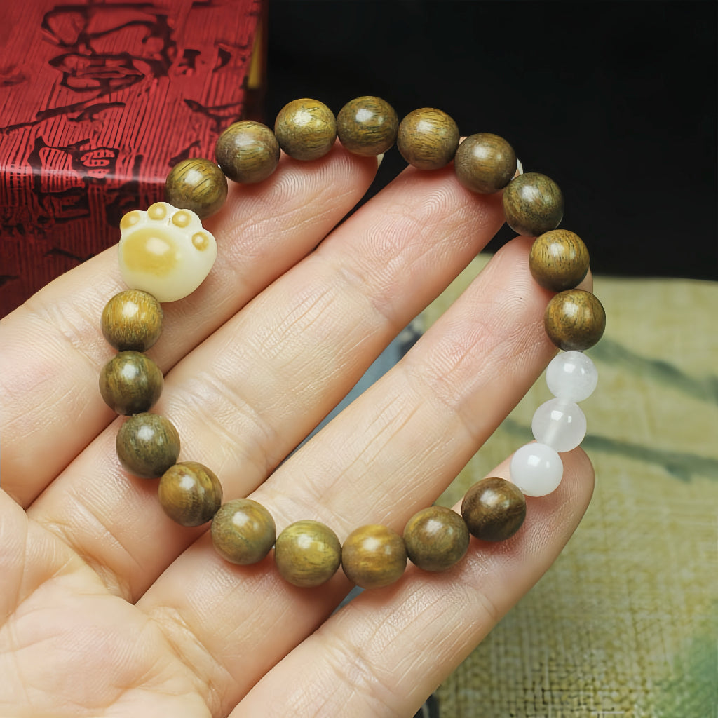 Brazalete de sándalo verde caprichoso de gato