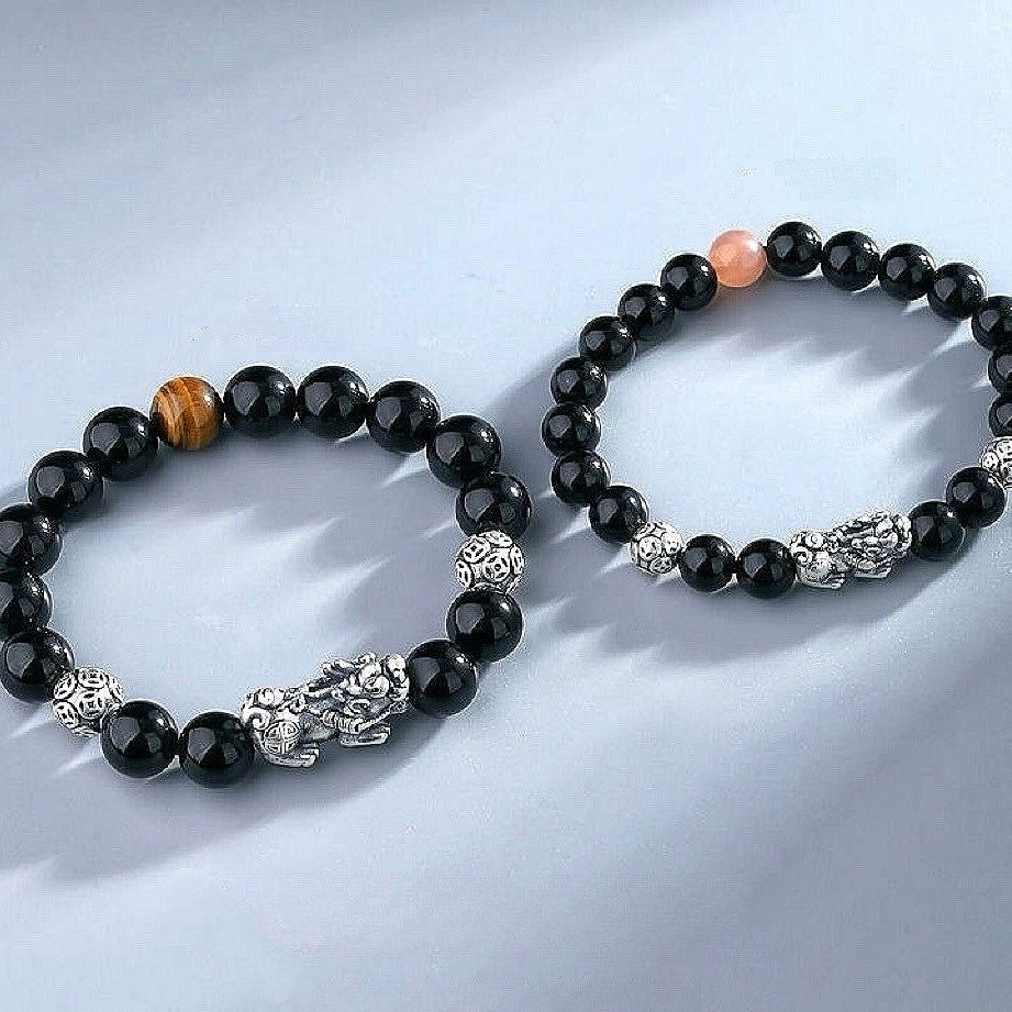 Pulseira Pixiu Feng Shui banhada a prata com contas de obsidiana negra